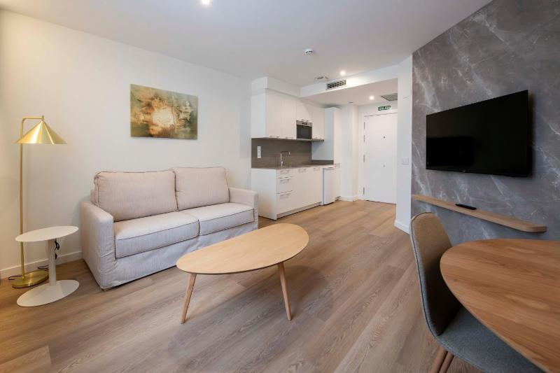 Silken Apartamentos Goya - image 20