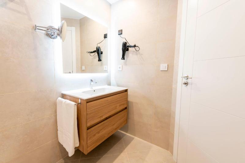Silken Apartamentos Goya - image 23