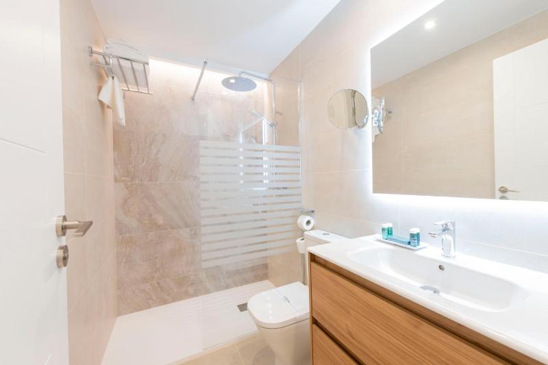 Silken Apartamentos Goya - image 32