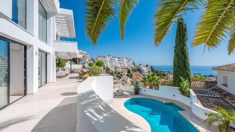 VACATION MARBELLA I Villa Riviera The View Luxury Villa Breathtaking Sea View Private Pool American BBQ Close Distance to the Finest Beaches - image 7