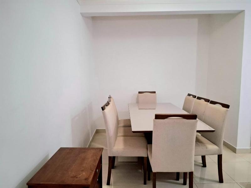 Apartamento com Suite Praia da Enseada Dois Quartos - image 8