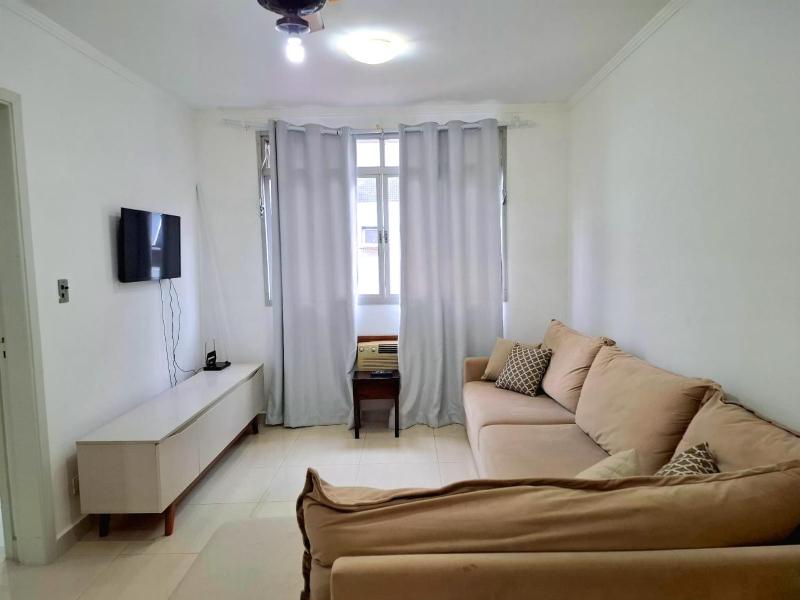 Apartamento com Suite Praia da Enseada Dois Quartos - image 13
