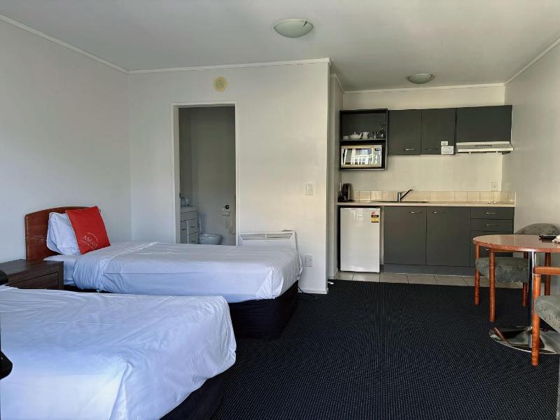 Ascot Motor Lodge - image 17
