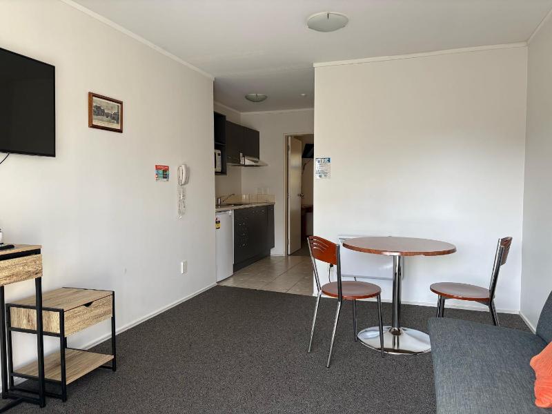 Ascot Motor Lodge - image 26