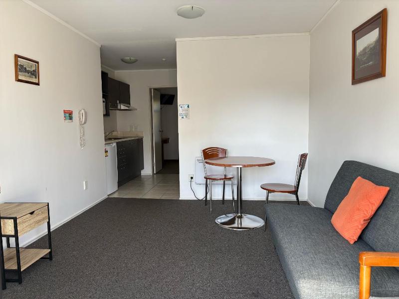 Ascot Motor Lodge - image 43