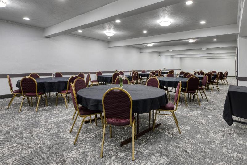 Best Western Portland West Beaverton - image 38