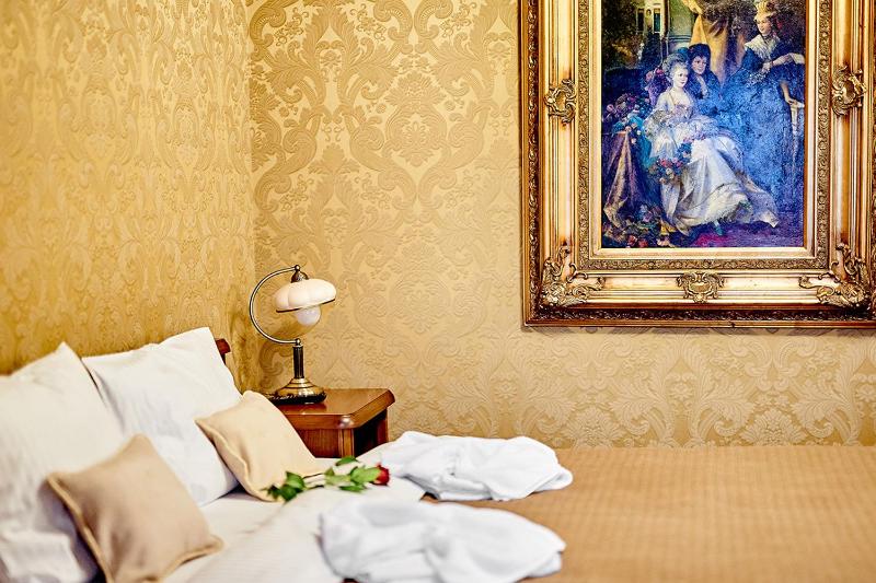 Deluxe Double Room (French Style) image 3