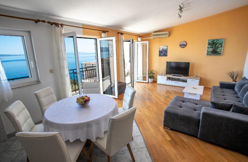 Apartments by the sea Rat Omis - 10014 - image 22