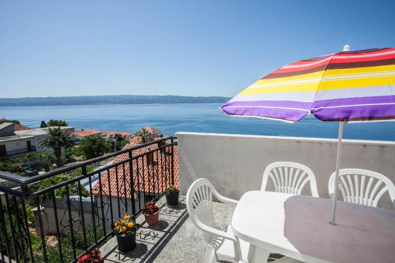 Apartments by the sea Rat Omis - 10014 - image 2