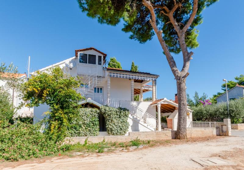 Apartments by the sea Mirca Brac - 5613 - image 12