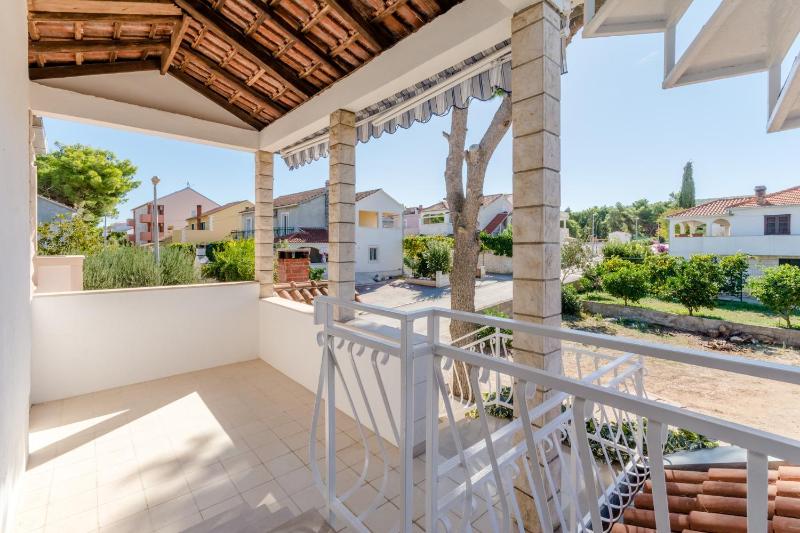 Apartments by the sea Mirca Brac - 5613 - image 8