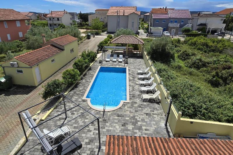 Apartments with swimming pool Bibinje Zadar - 6121 - image 4