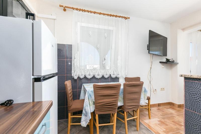 Apartments with parking space Kastel Stafilic Kastela - 24155 - image 24
