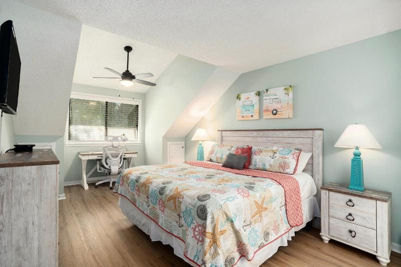 2D West Hyde Park condo - image 24