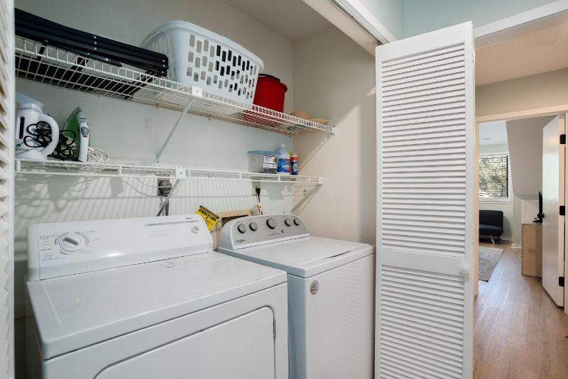 2D West Hyde Park condo - image 34