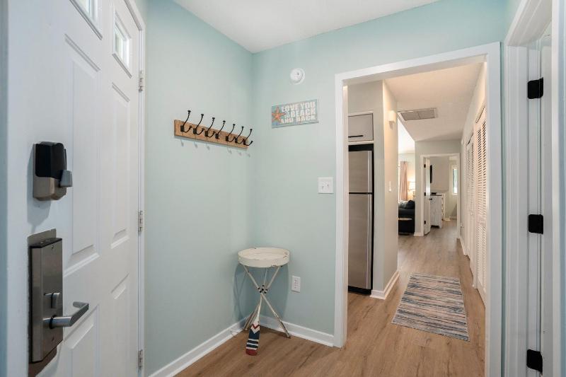 2D West Hyde Park condo - image 42