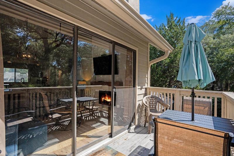 2D West Hyde Park condo - image 10