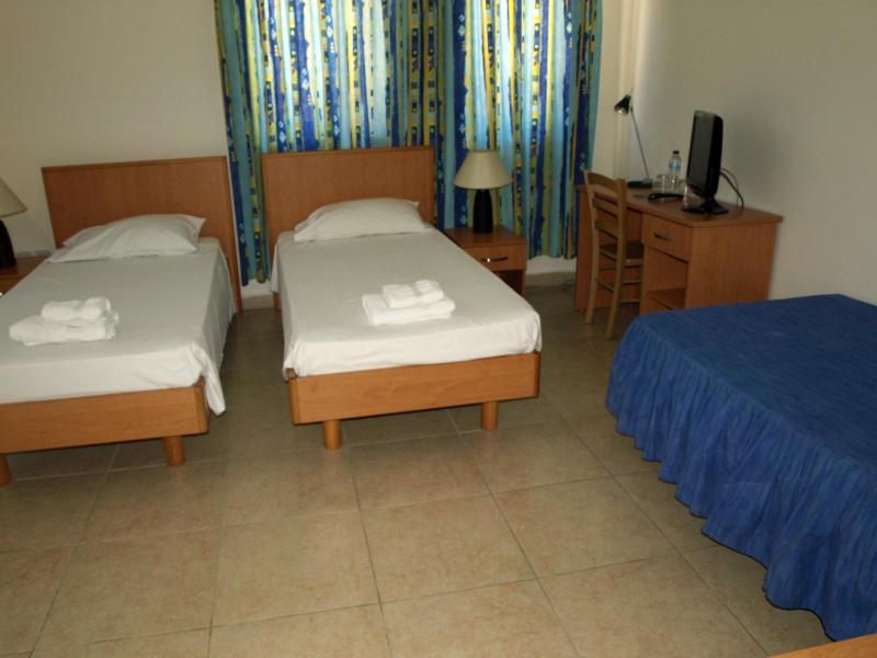 Triple Room image 3