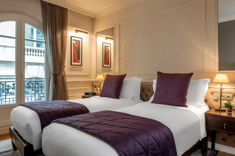 Junior Suite image 2