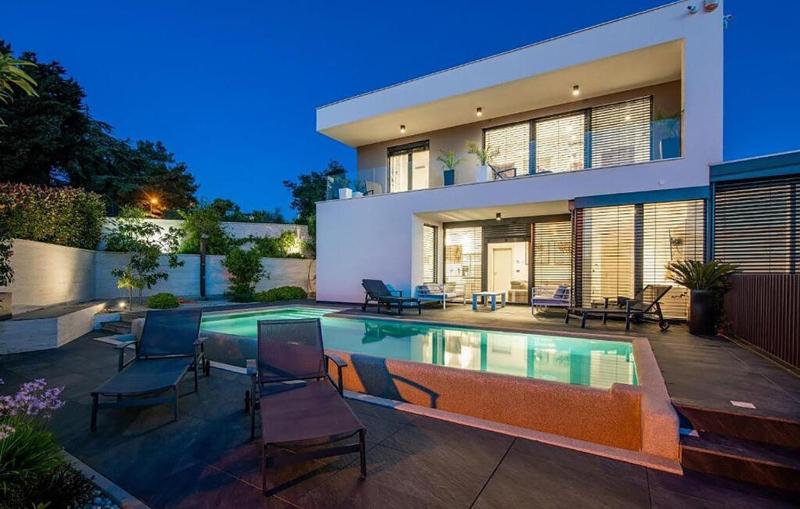 Villa Anne by Villas Guide - image 19