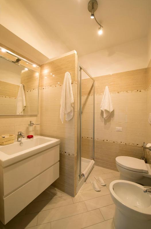 Suite with private Spa Bath and Sauna image 2