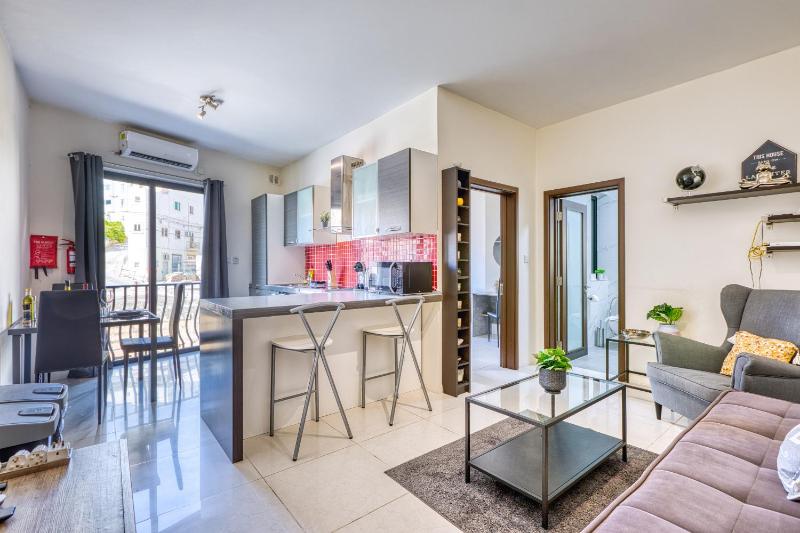 Cosy 1 Bedroom with balcony in St Julians AEBE1 - image 7