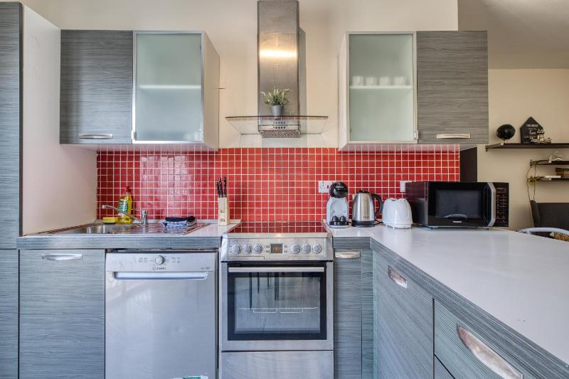 Cosy 1 Bedroom with balcony in St Julians AEBE1 - image 2
