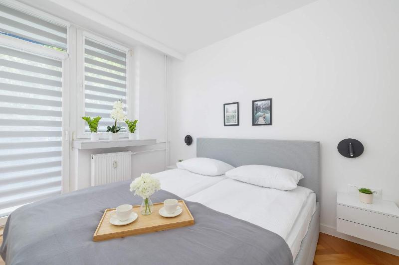 Classic Apartment Grazynskiego Katowice Near Spodek by Noclegi Renters - image 26