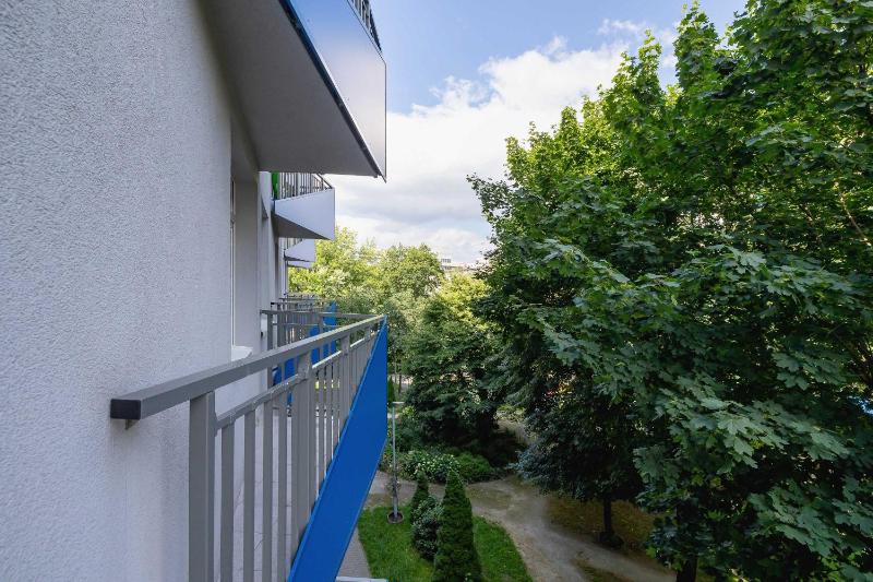 Classic Apartment Grazynskiego Katowice Near Spodek by Noclegi Renters - image 15
