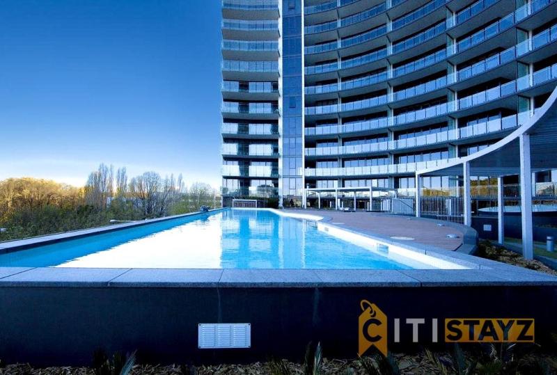 Canberra CBD 1BD - Perfect Location Pool and Spa - image 3