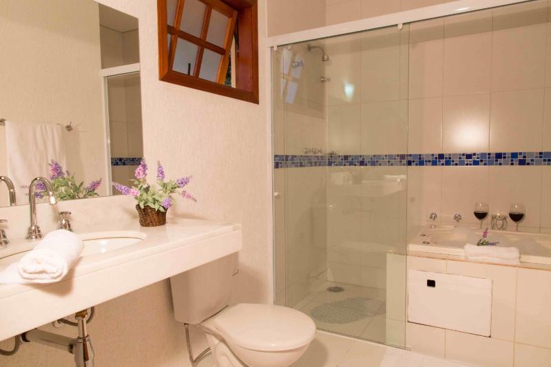 Master Room image 3