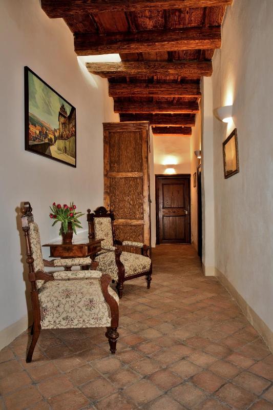 2-Bedroom Apartment with Prague Castle View image 3