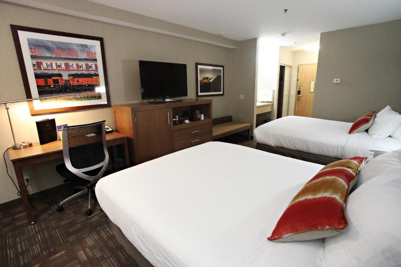 Queen Suite with Two Queen Beds and Sofa Bed image 3