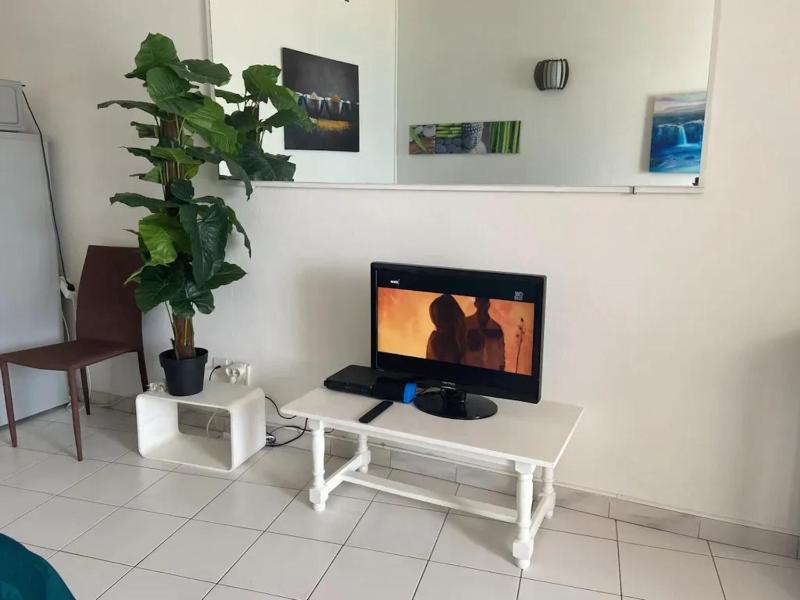Studio charmant aux Trois-Îlets avec vue mer - image 12