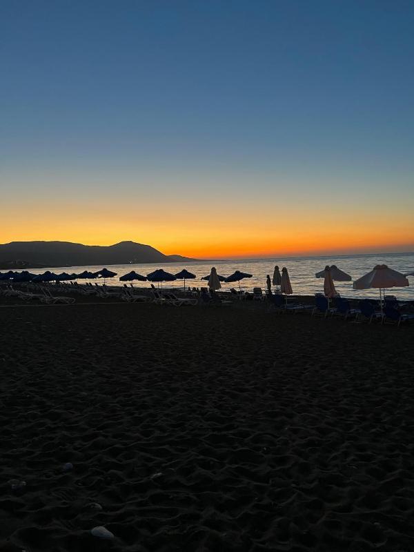 Villa - Sleeps 6 - Near Local Attractions - image 4