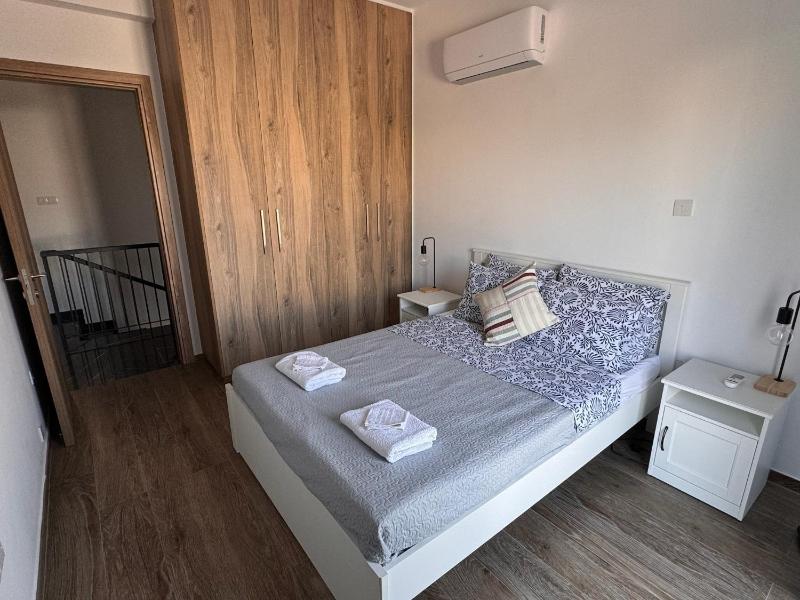 Villa - Sleeps 6 - Near Local Attractions - image 7