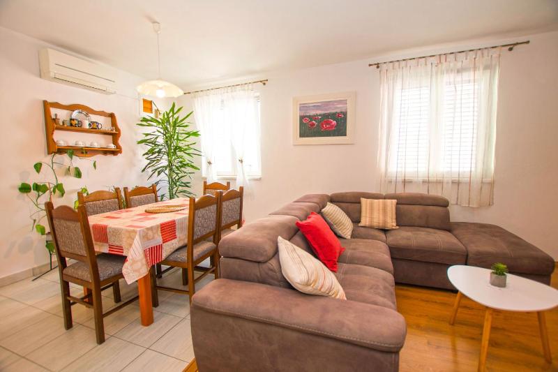 Apartment Centrum - image 3