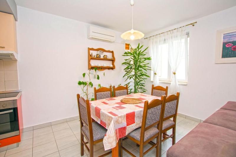 Apartment Centrum - image 27