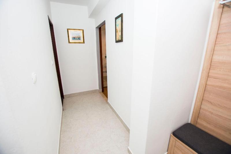 Apartment Centrum - image 9