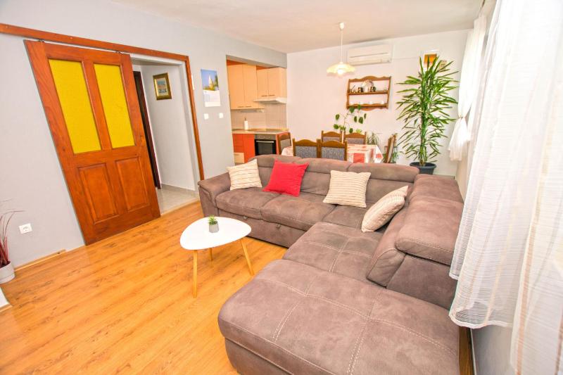 Apartment Centrum - image 6