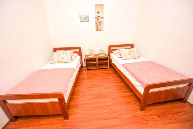Apartment Centrum - image 13