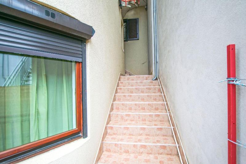 Apartment Centrum - image 12