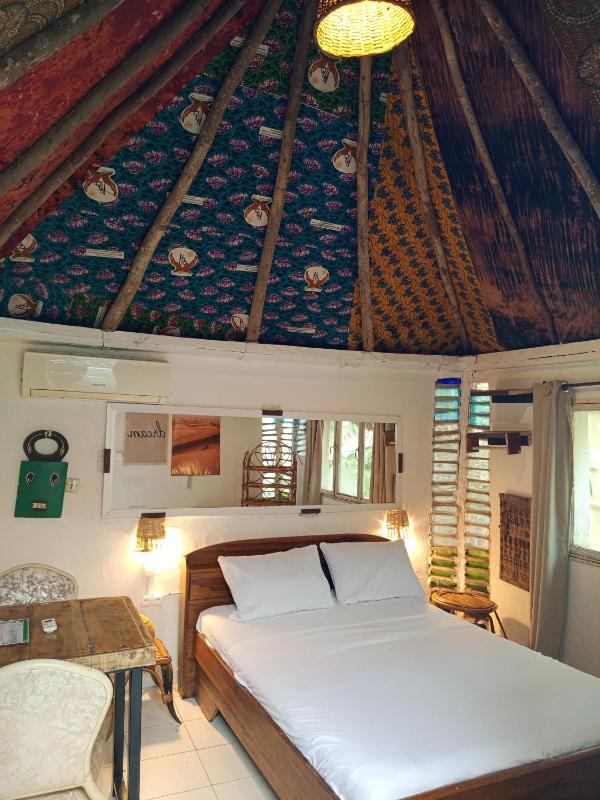 La CASA Guesthouse - Zone du Bois  Ouagadougou - image 1