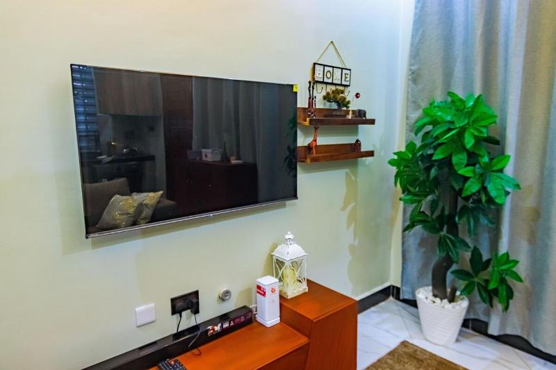 1Bed in Sinza Madukani -Breakfast Fast Wi-Fi - image 4