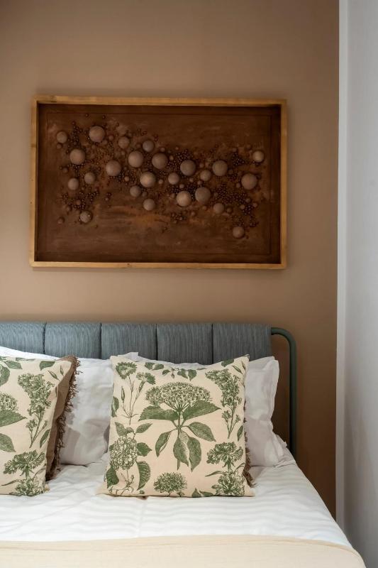Parisian-Inspired 2BR Apartment on Calea Victoriei - High Ceilings Stylish Design & Central Location - image 16