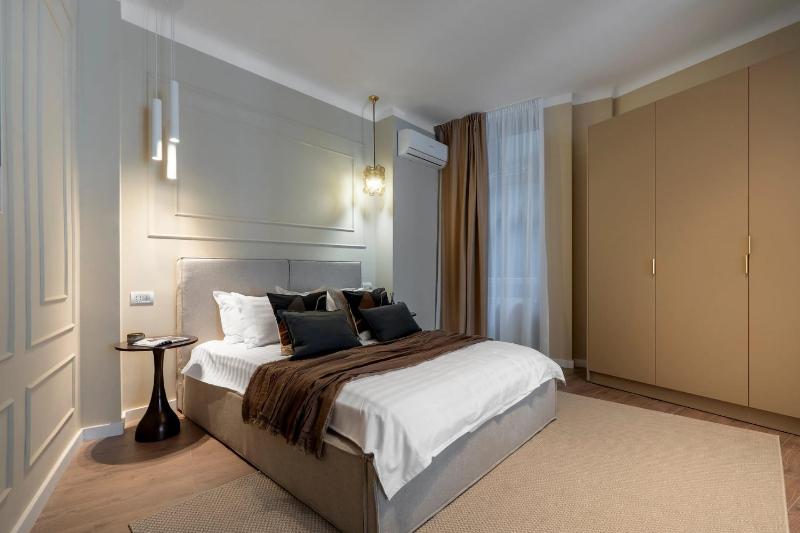 Parisian-Inspired 2BR Apartment on Calea Victoriei - High Ceilings Stylish Design & Central Location - image 14