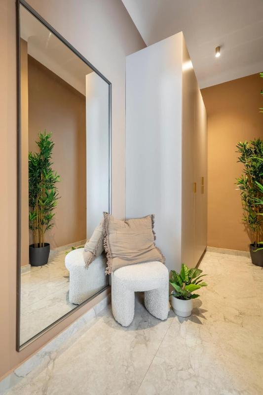 Parisian-Inspired 2BR Apartment on Calea Victoriei - High Ceilings Stylish Design & Central Location - image 11