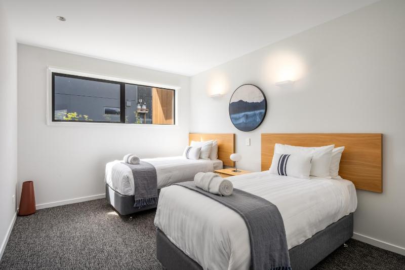 Modern Wanaka Home with Mountain Views and Lake Outlook - image 13