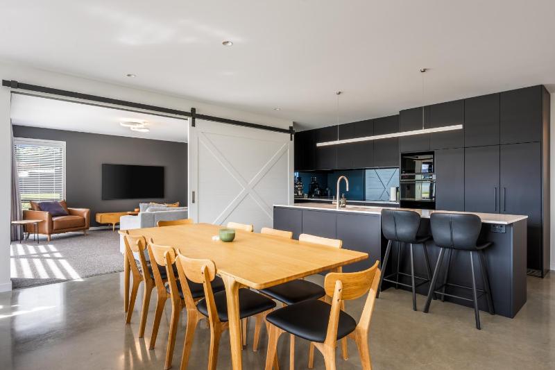 Modern Wanaka Home with Mountain Views and Lake Outlook - image 15