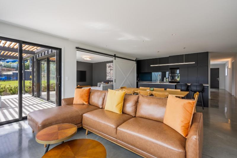 Modern Wanaka Home with Mountain Views and Lake Outlook - image 21